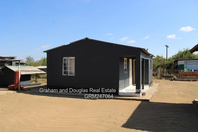 Kadoma Sabona bona plot for sale