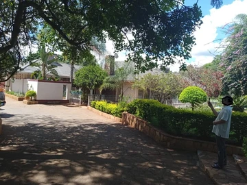 10 Bedroom House