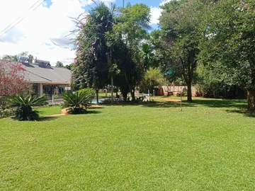 10 Bedroom House