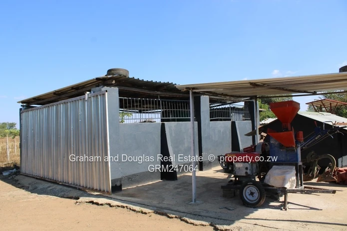 Kadoma Sabona bona plot for sale