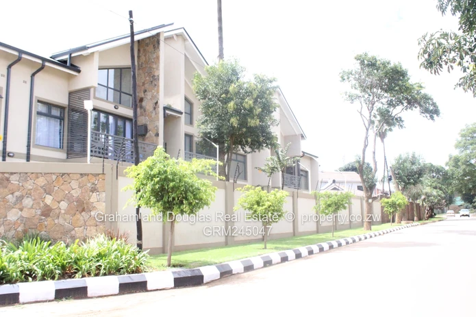 Neat Avondale West Flat to let