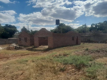 6 Bedroom House
