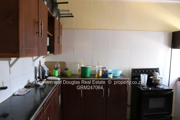 Kadoma Sabona bona plot for sale